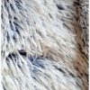 Tour de cou fourrure poils longs blancs et bleus et motifs floraux